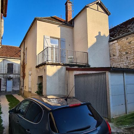 Alba - Terrasse, Local A Velos Et Parking Au Centre Historique Tonnerre Dış mekan fotoğraf