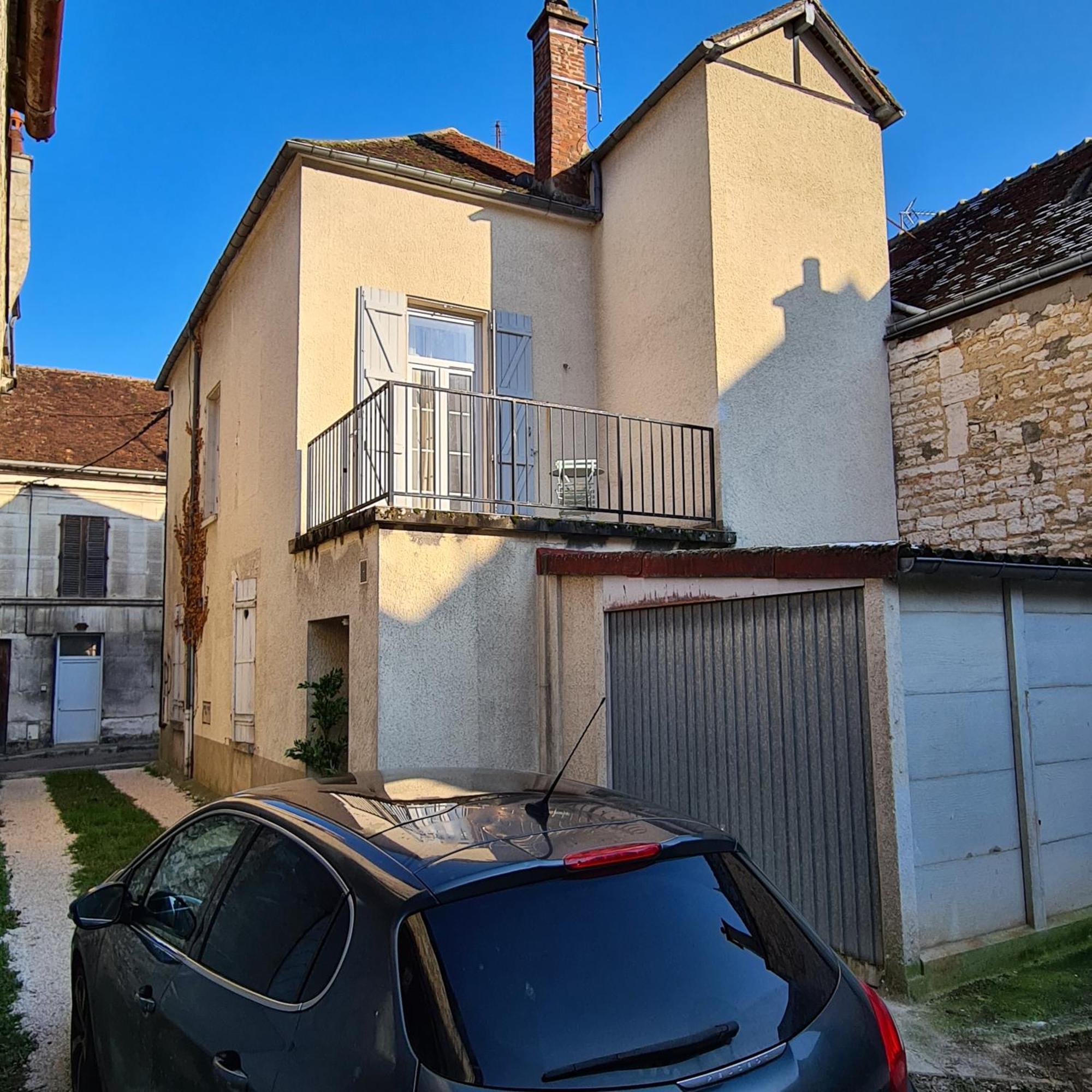 Alba - Terrasse, Local A Velos Et Parking Au Centre Historique Tonnerre Dış mekan fotoğraf